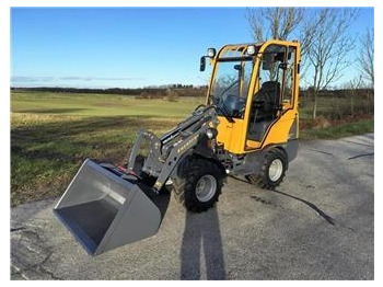 لودر مفصلي صغير EUROTRAC