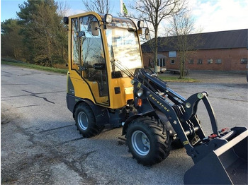 لودر مفصلي صغير Eurotrac W11 Lav tårn og førerhus: صورة 3 لودر مفصلي صغير Eurotrac W11 Lav tårn og førerhus: صورة 3