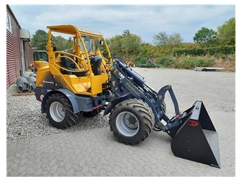 لودر مفصلي صغير EUROTRAC