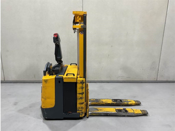 آلة تكديس JUNGHEINRICH