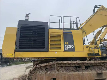آلات الإنشاء KOMATSU