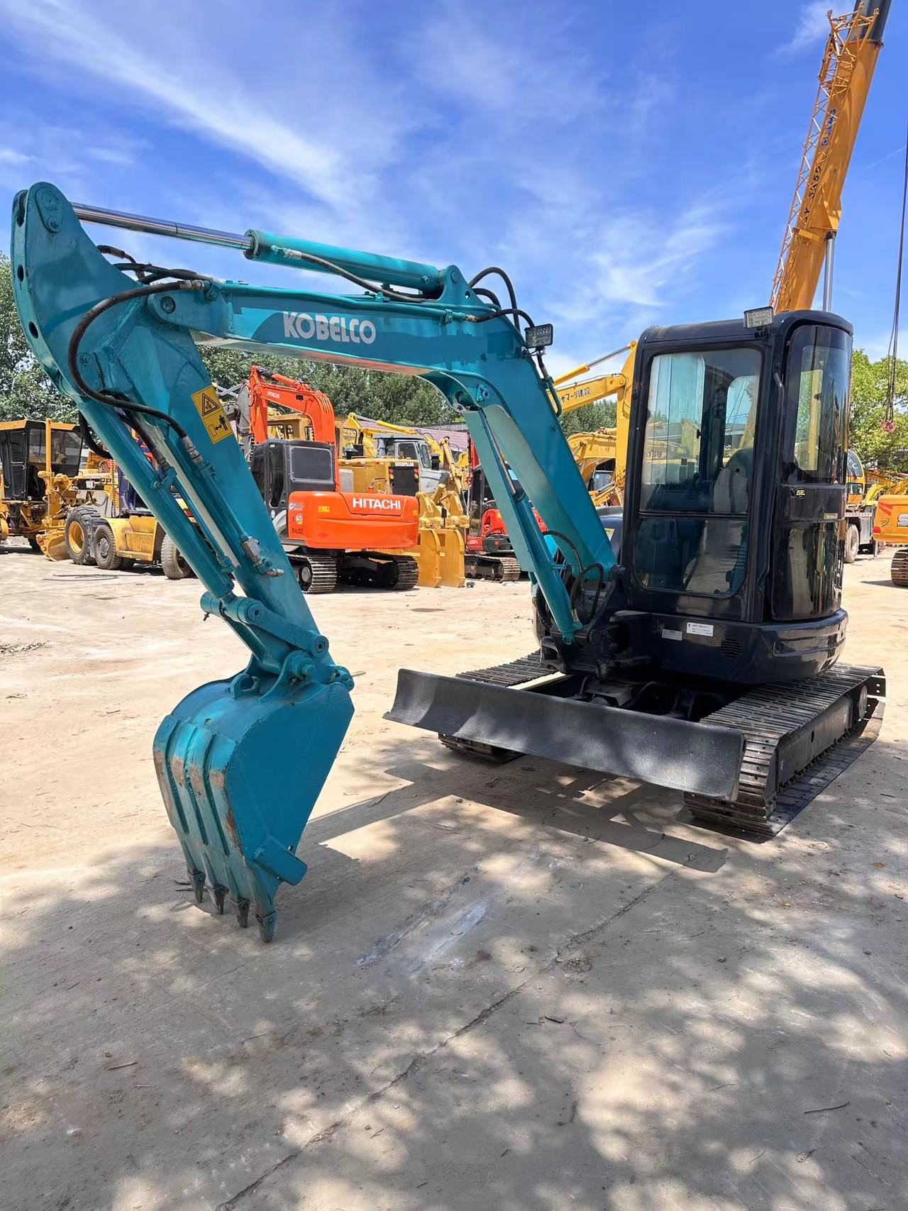 تأجير KOBELCO SK55 KOBELCO SK55: صورة 1