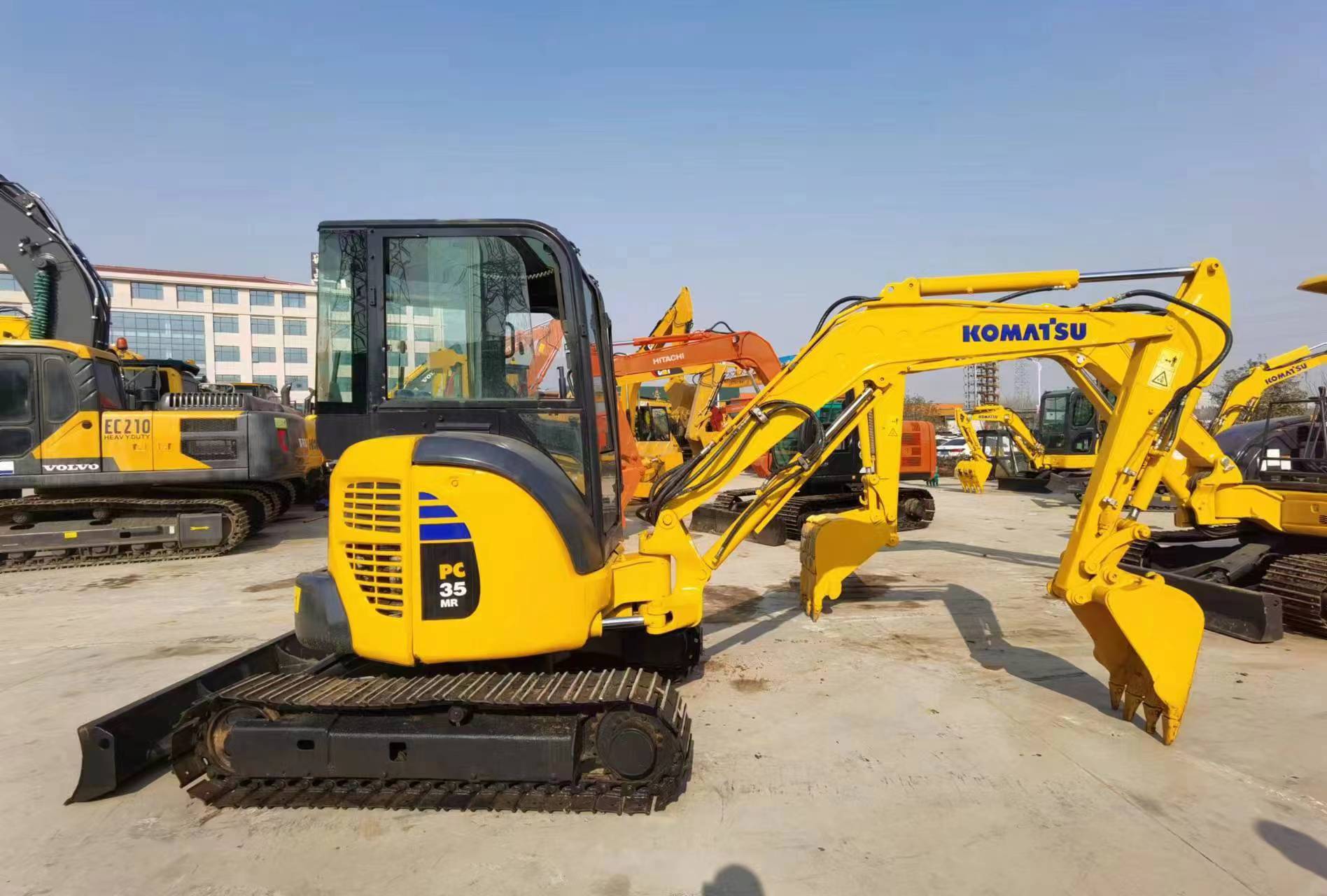 حفار صغير KOMATSU PC35