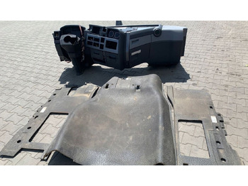 الكابينة والداخلية RENAULT T