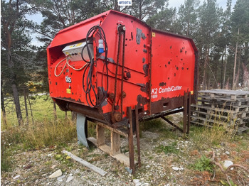 ماكينات نشر التبن