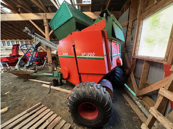 ماكينات نشر التبن