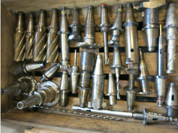 آلة تصنيع المعادن