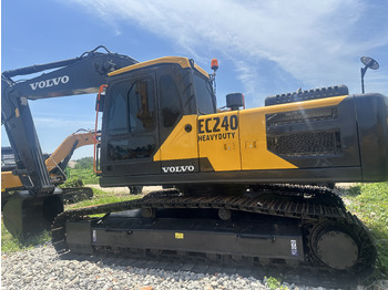 حفار زاحف VOLVO EC240