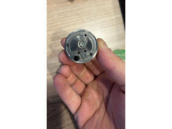 نظام الوقود - شاحنة للبيع  Valve Bosch 2010-2023 7135-588  Volvo and Renault: صورة 3 نظام الوقود - شاحنة للبيع  Valve Bosch 2010-2023 7135-588  Volvo and Renault: صورة 3