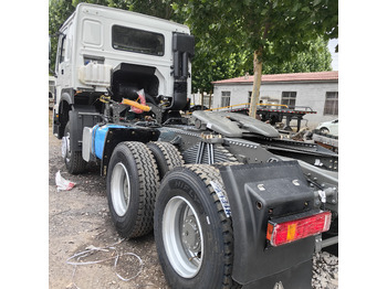 مقطورة السحب لنقل الطعام Howo tractor: صورة 5