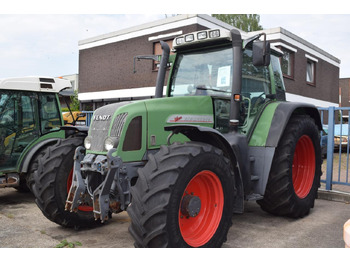 جرار FENDT 700 Vario