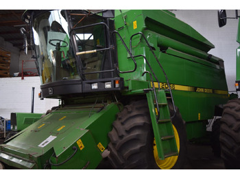 حصادة JOHN DEERE 2066