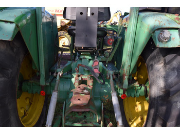 جرار John Deere 2130: صورة 4