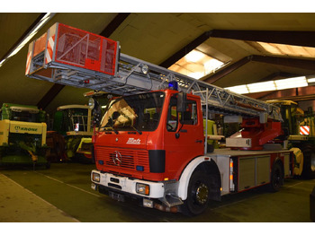 شاحنة برافعة خطافية MERCEDES-BENZ