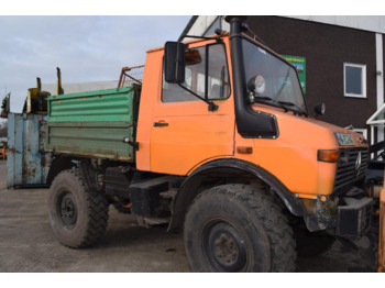 سيارة خدمات/ سيارة خاصة UNIMOG U1200