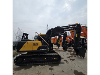حفار زاحف VOLVO EC140DL