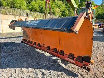 كاسحة ثلوج UNIMOG