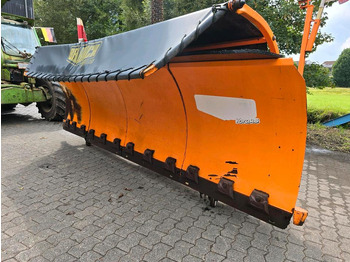 كاسحة ثلوج UNIMOG