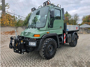 سيارة خدمات/ سيارة خاصة UNIMOG U300