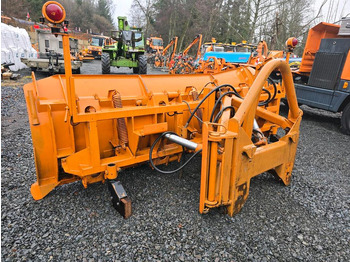 كاسحة ثلوج UNIMOG