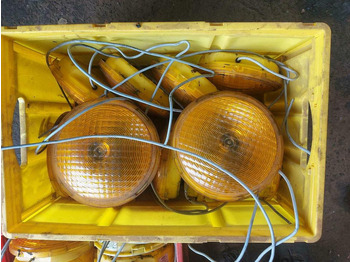 أضواء/ إضاءة - مقطورة nissen LED Vorwarner Leuchte Zyklop 220 Absperrtafel Vorwarntafel: صورة 2 أضواء/ إضاءة - مقطورة nissen LED Vorwarner Leuchte Zyklop 220 Absperrtafel Vorwarntafel: صورة 2