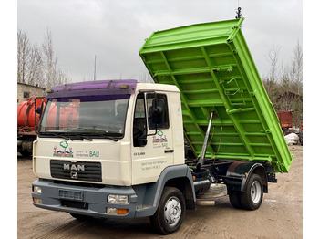 شاحنة قلاب MAN