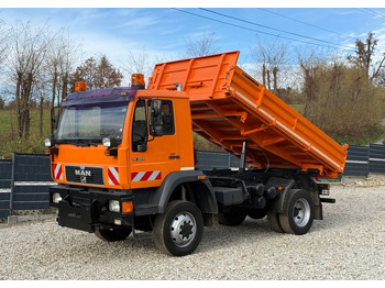 شاحنة قلاب UNIMOG