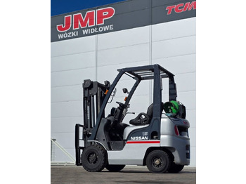 رافعة شوكية تعمل بالغاز NISSAN