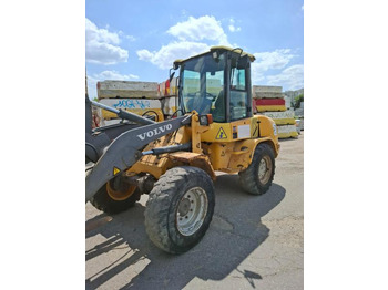 اللودر بعجل Volvo L 30: صورة 2 اللودر بعجل Volvo L 30: صورة 2