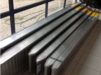 منحدر تحميل Rampes de chargement en alu neuves mini pelle tracteur ....: صورة 5 منحدر تحميل Rampes de chargement en alu neuves mini pelle tracteur ....: صورة 5