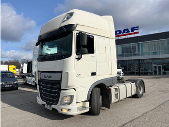 مقطورة السحب DAF XF 460