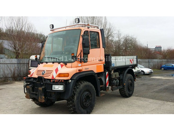 سيارة خدمات/ سيارة خاصة UNIMOG U300