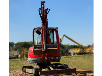 حفار صغير JCB