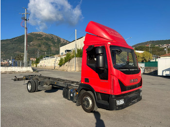 شاحنة بهيكل معدني للمقصورة IVECO EuroCargo