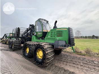 جرار شحن جذوع أشجار الغابات JOHN DEERE