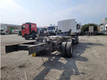 شاحنة بهيكل معدني للمقصورة RENAULT D12: صورة 4