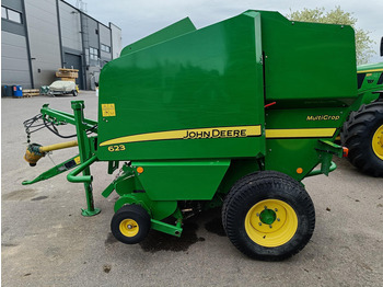آلة بالات دائرية JOHN DEERE