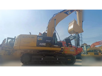 حفار زاحف CATERPILLAR 320C