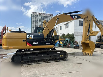 حفار زاحف CATERPILLAR 320D