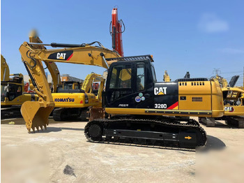 حفار زاحف CATERPILLAR 320D