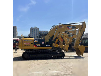 حفار زاحف CATERPILLAR 323DL