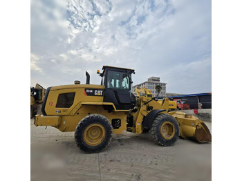 اللودر بعجل CATERPILLAR 924K