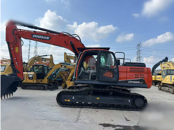 حفار زاحف DOOSAN DX225LCA