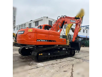 حفار زاحف DOOSAN DX225 LCA: صورة 4