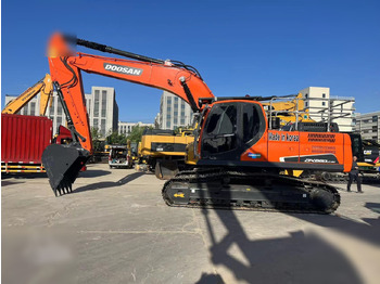 حفار زاحف DOOSAN DX260