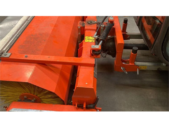 مقشة Husqvarna Fejemaskine med sving 5904500-01: صورة 2 مقشة Husqvarna Fejemaskine med sving 5904500-01: صورة 2