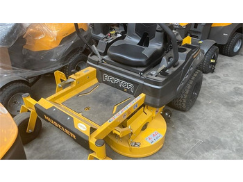 جزازة عشب الحدائق