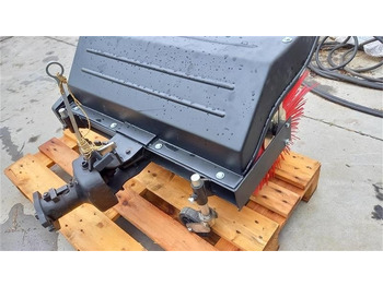 جرار خدمات بلدية