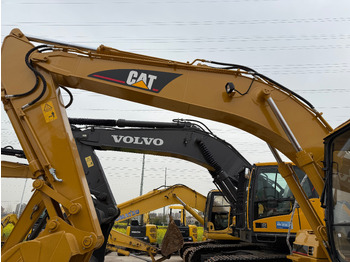 حفار زاحف CATERPILLAR 320B