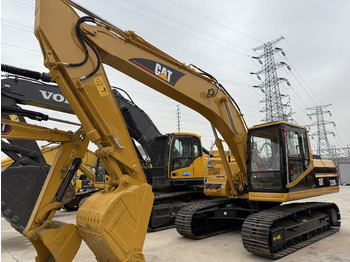 حفار زاحف CATERPILLAR 320B